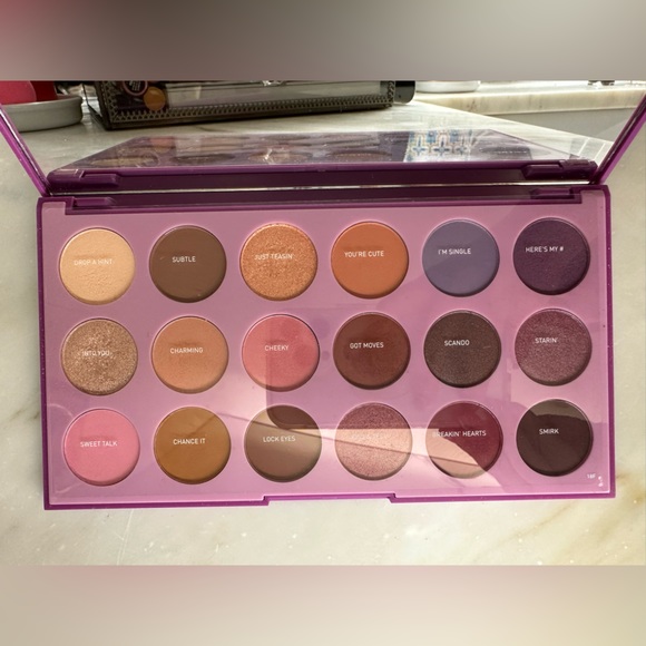 *NEW* MORPHE 18F ‘Talking Dirty to Me’ Artistry Eyeshadow Palette - Picture 11 of 11